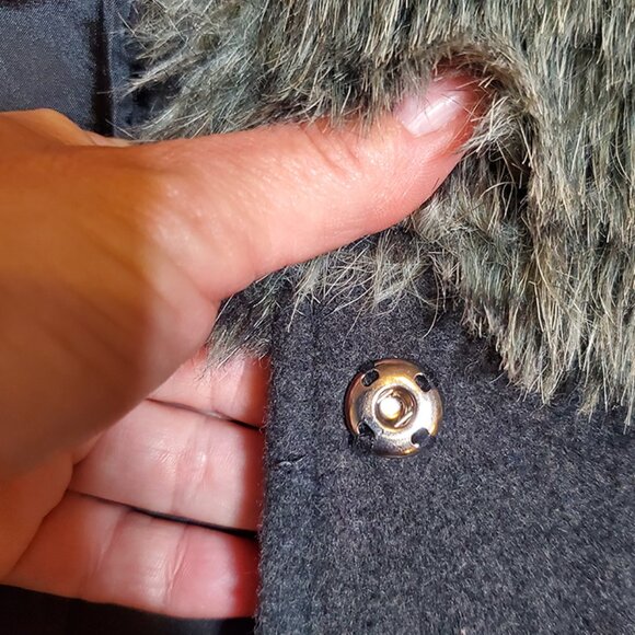 Like new and one-of-a-kind DKNY Jeans Faux Fur + Wool size S/M Longline Vest - Picture 12 of 16